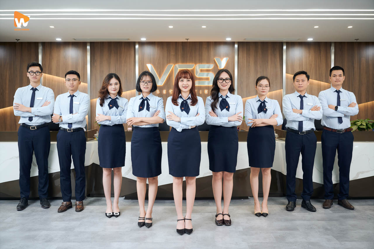 Đội ngũ nhân sự đồng bộ phong cách chụp tại văn phòng doanh nghiệp, bao nhiêu ảnh cho một bộ hồ sơ năng lực | Media WinWin