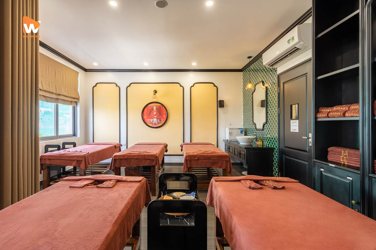 Phòng trị liệu nhiều giường tại Madam's Spa