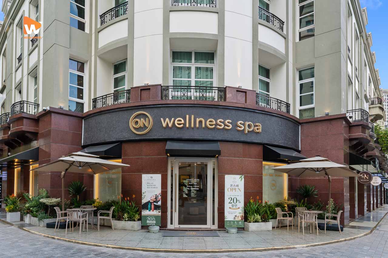 Chụp ảnh spa cao cấp ON Wellness Spa The Manor Hà Nội - lối vào chính và biển hiệu