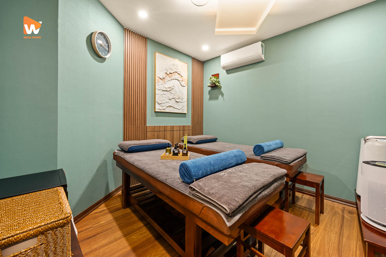 Phòng trị liệu tông xanh bạc hà tại ON Wellness Spa