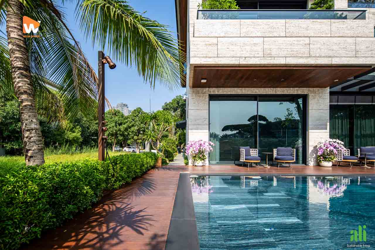 Cận cảnh vân gỗ và khe ghép sàn gỗ ngoài trời Wood Ali - Media WinWin