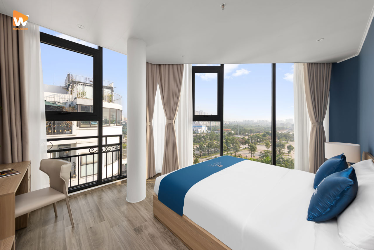 1 phòng khách sạn/villa Media WinWin chụp - sáng đều, cửa sổ giữ view, chuẩn OTA (ảnh dự án, tự chụp hay thuê dịch vụ chụp ảnh khách sạn | Media WinWin