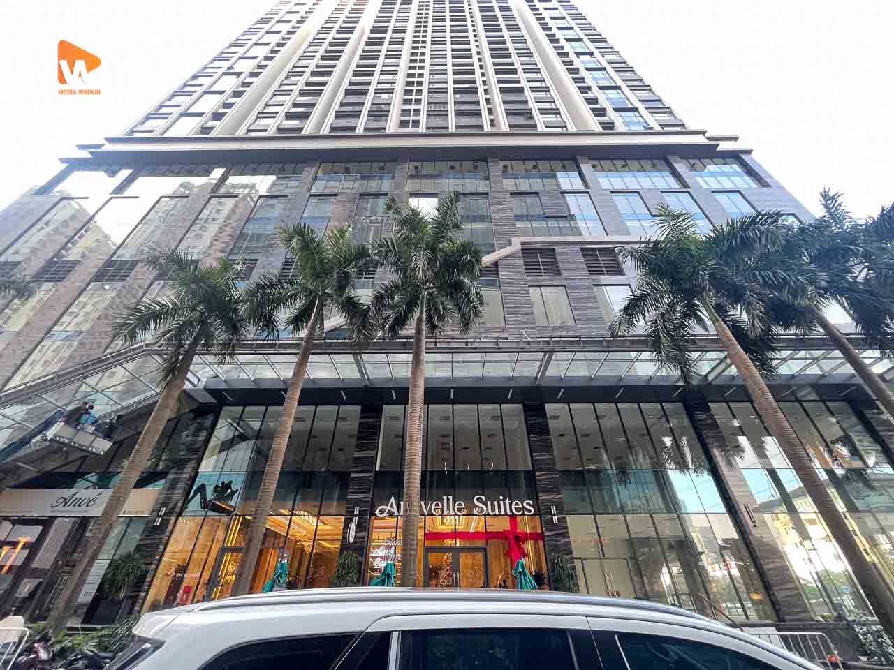 Chụp ảnh khách sạn Aravelle Suites — toà nhà nhìn từ ngoài