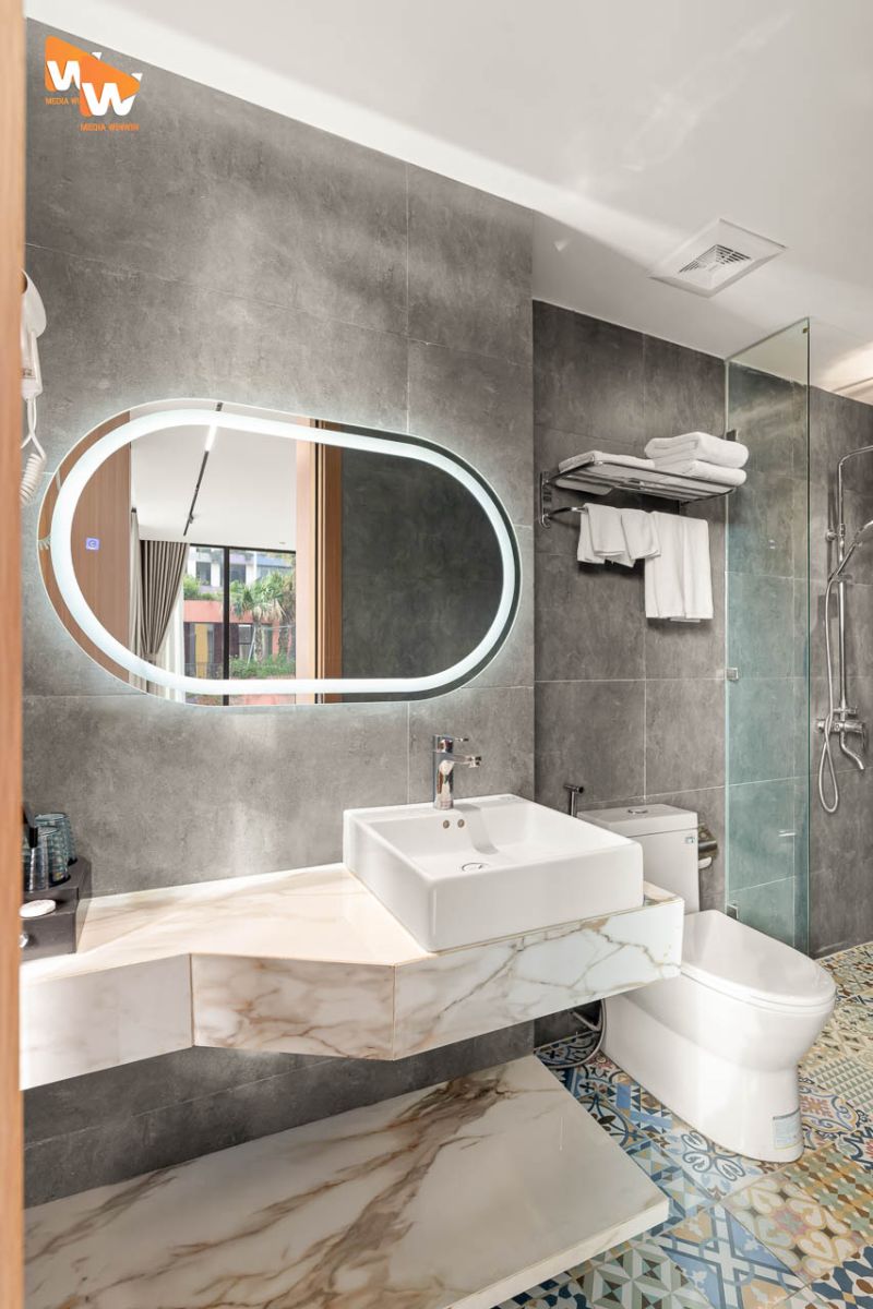 Chụp ảnh villa Khue Le Bleu Flamingo Hải Tiến — phòng tắm
