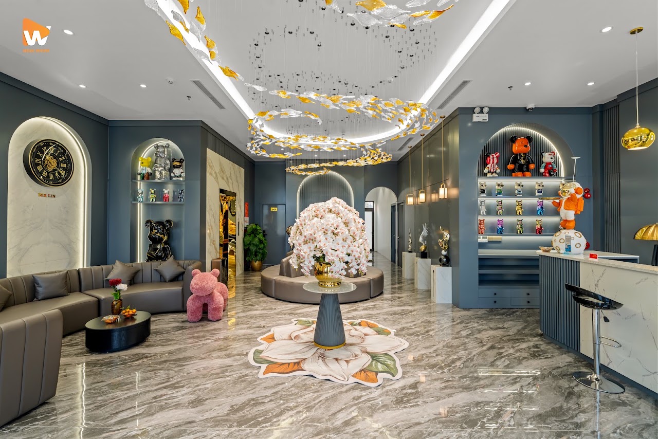 Chụp ảnh khách sạn Lavender Hotel Vân Đồn — sảnh lễ tân trang trí cầu kỳ