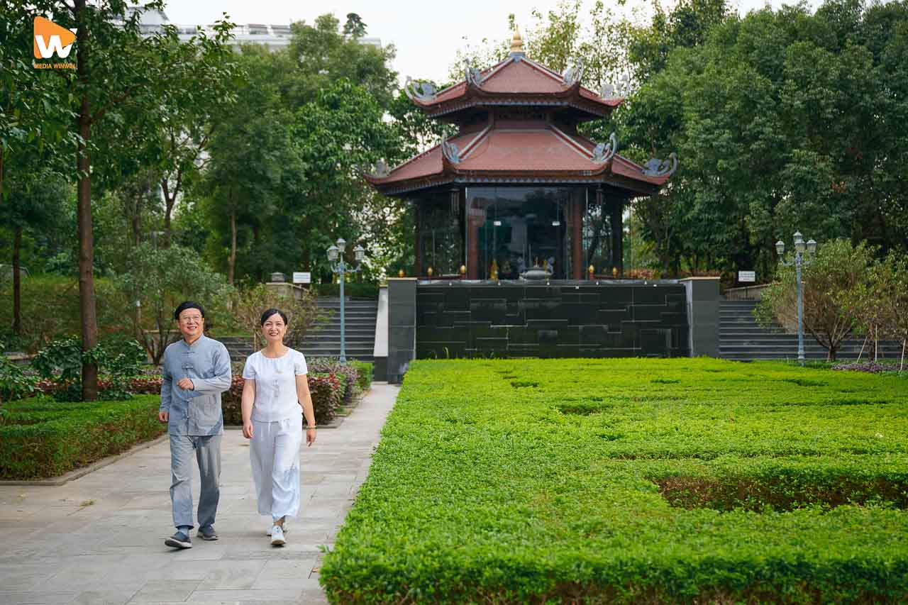 Nhà bát giác và đường dạo trong sân vườn Phương Đông Asahi