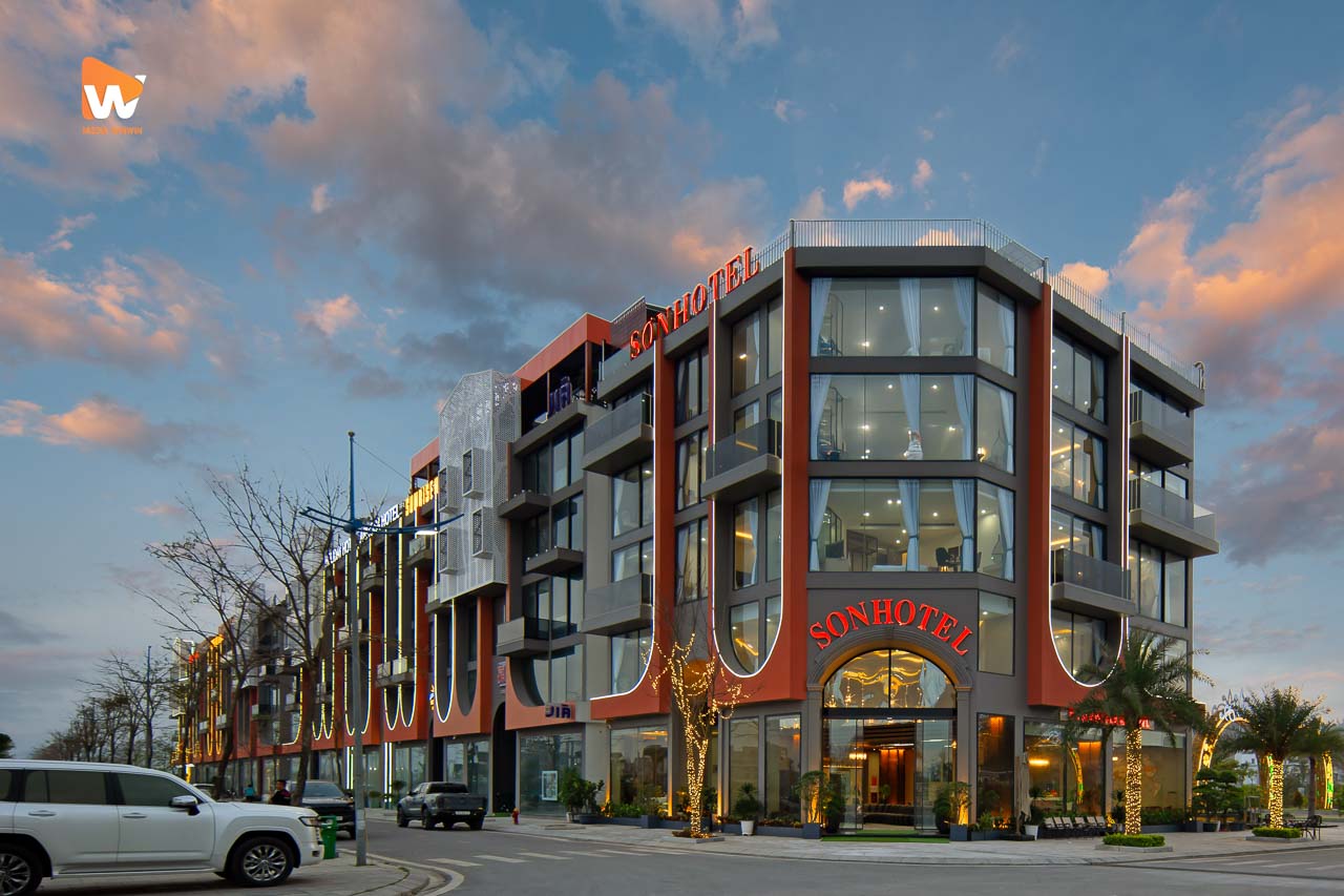 Chụp ảnh khách sạn Sơn Hotel Vân Đồn — toàn cảnh khách sạn trong khu vực