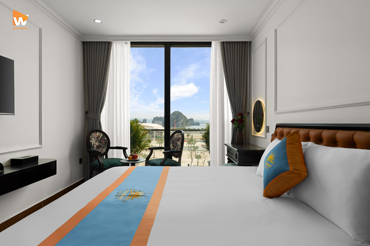 Chụp ảnh khách sạn Sunrise Hotel Vân Đồn — phòng nghỉ nhìn ra cảnh quan Vân Đồn