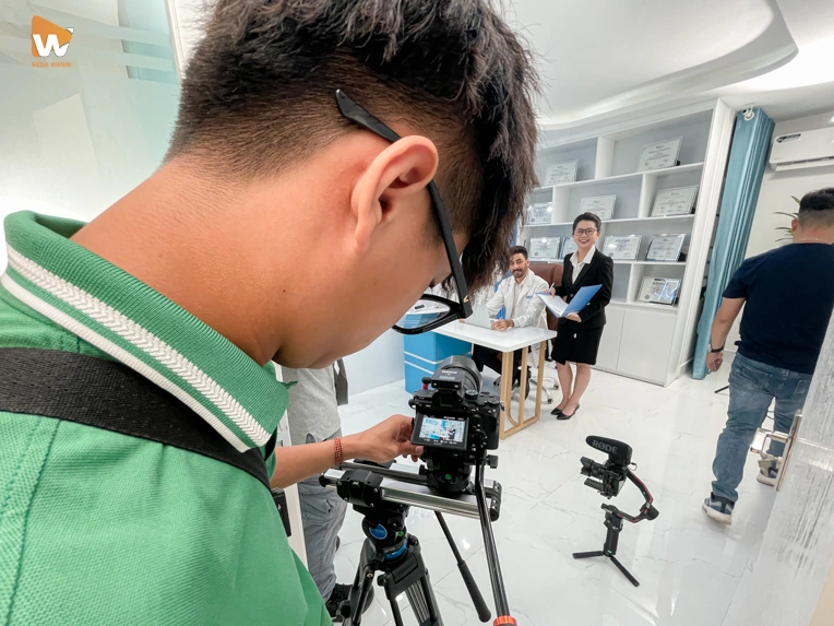 Dịch vụ làm video giới thiệu công ty tại Media Win Win luôn có ekip thực hiện chuyên nghiệp, năng động