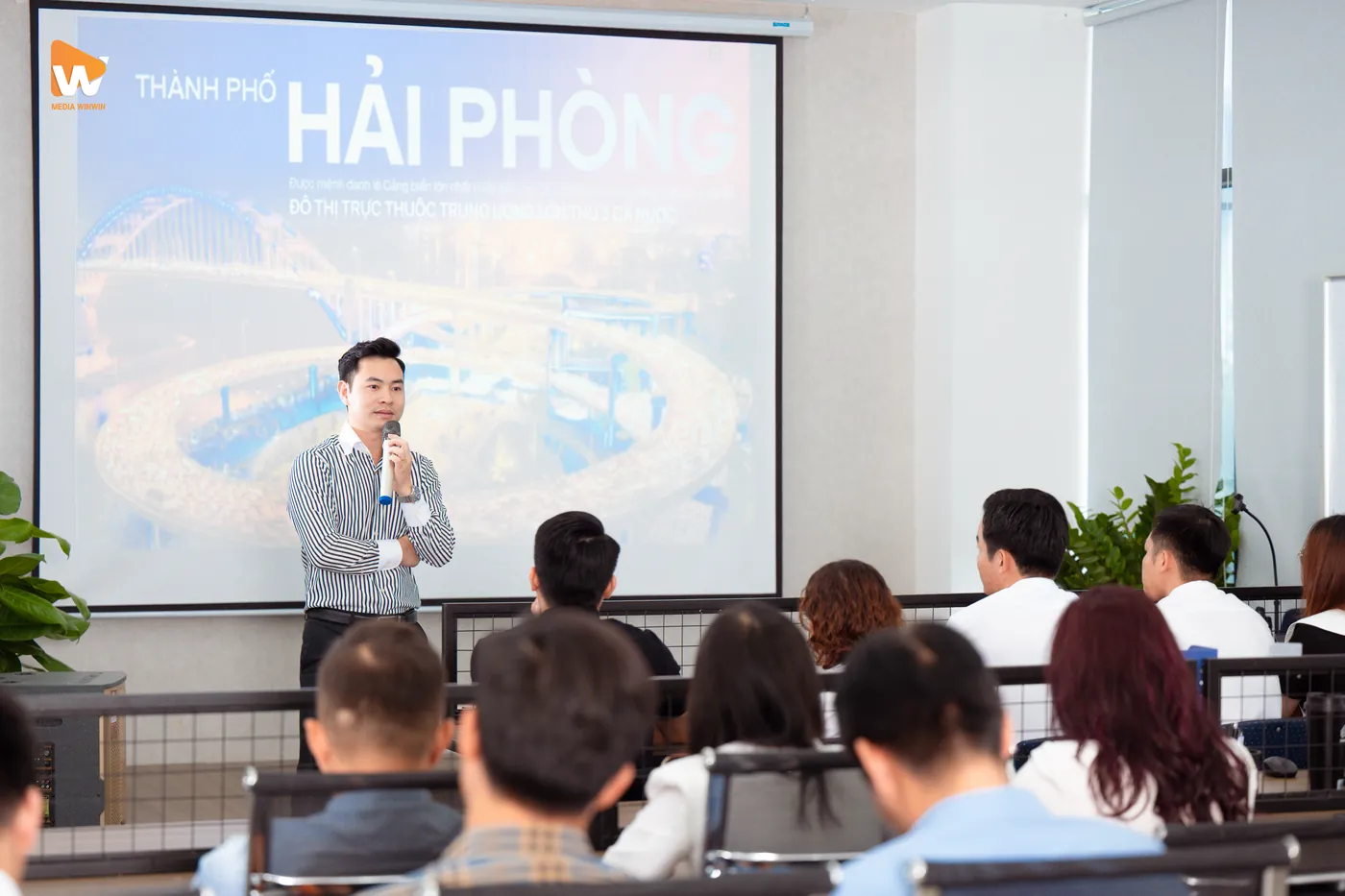 TVC doanh nghiệp và video giới thiệu doanh nghiệp có nhiều điểm khác nhau