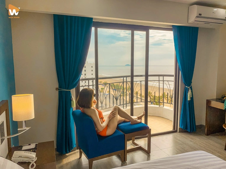 Bộ ảnh chụp hình khách sạn đẹp không thể thiếu vị trí chụp view ban công