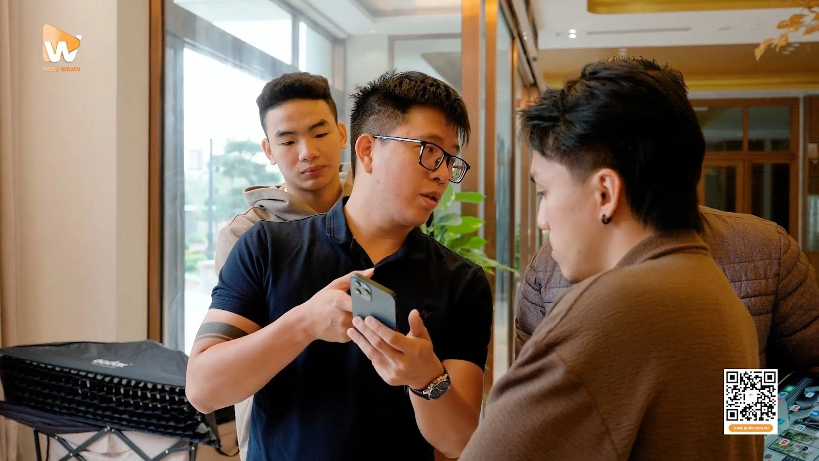 Bàn bạc lên kế hoạch kỹ lưỡng trước buổi chụp