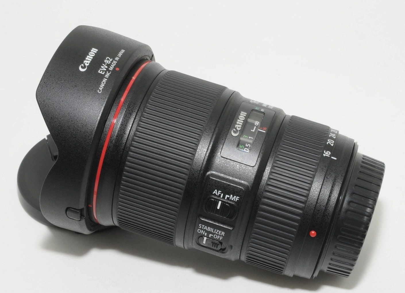 Ống kính Canon EF 16-35mm f4L IS USM