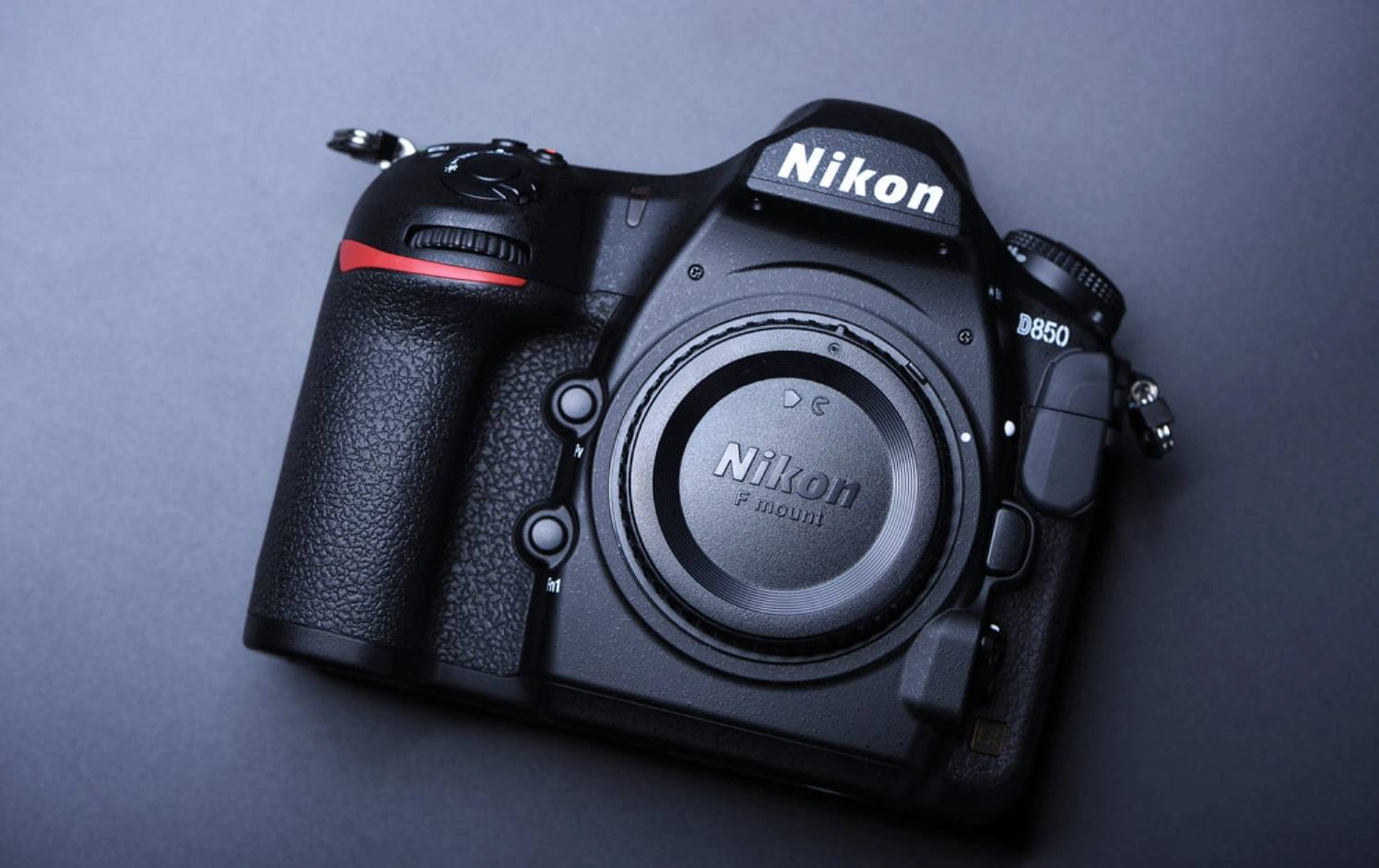 Máy ảnh Nikon D850