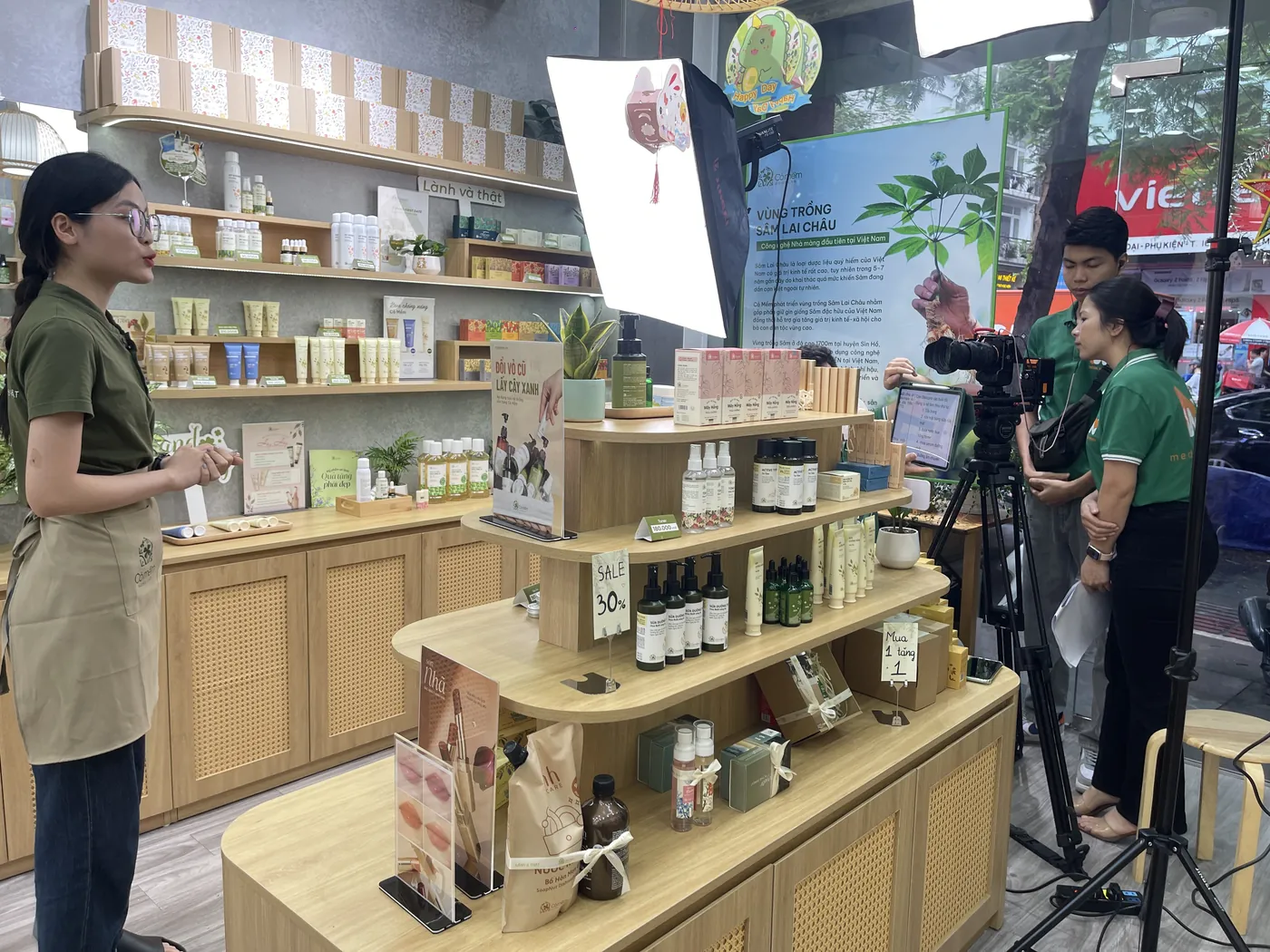 Quay video TikTok quảng cáo mỹ phẩm đến từ thiên nhiên