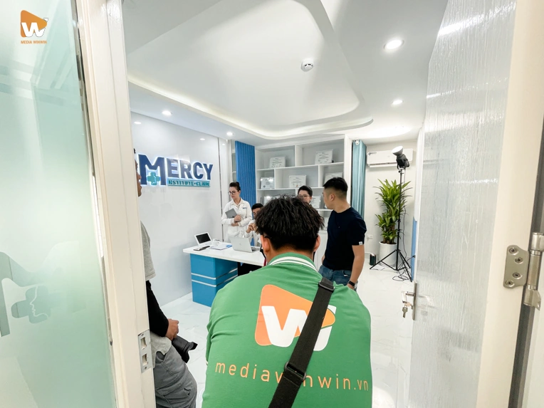 Làm video giới thiệu doanh nghiệp đang trở nên thông dụng và được nhiều công ty lựa chọn