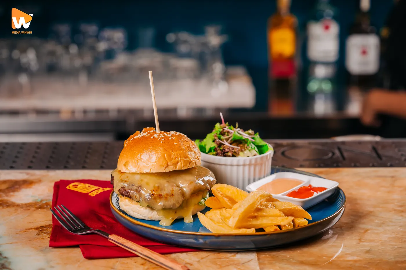 Chụp ảnh sản phẩm đồ ăn đẹp giúp cho menu nhà hàng trở nên sống động, hấp dẫn, các món ăn ngon và chân thực