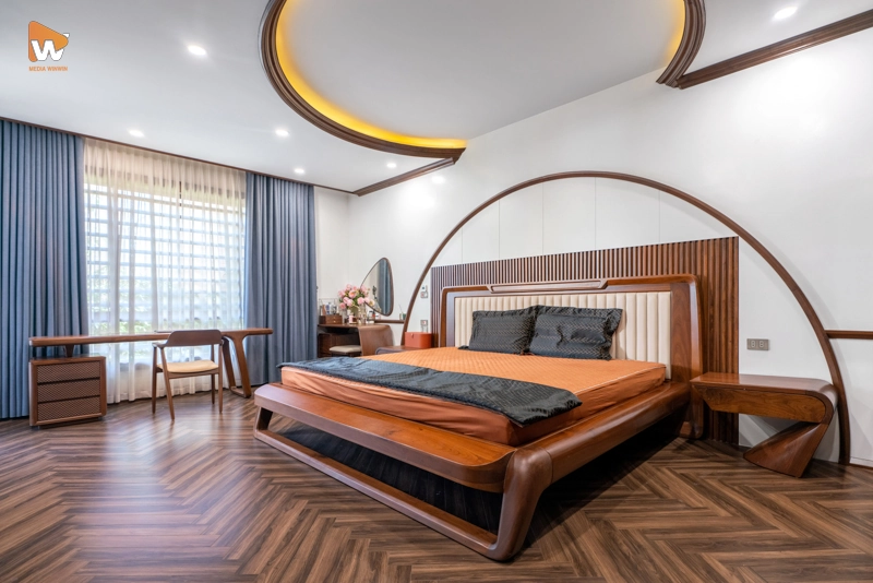 Ảnh chụp nội thất giường ngủ chụp ảnh không gian vô cùng sang trọng, giúp giá trị món đồ được nâng lên rất nhiều