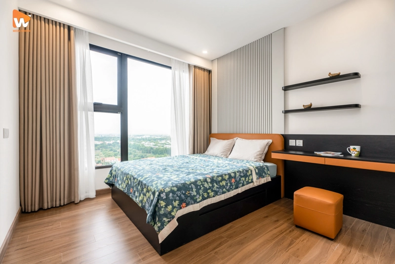 Set up bối cảnh chụp nội thất phòng ngủ với không gian nổi bật chiếc giường ở vị trí trung tâm