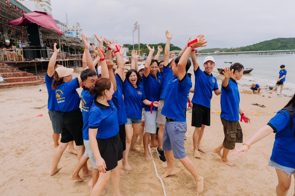 Dịch vụ chụp ảnh team building chuyên nghiệp