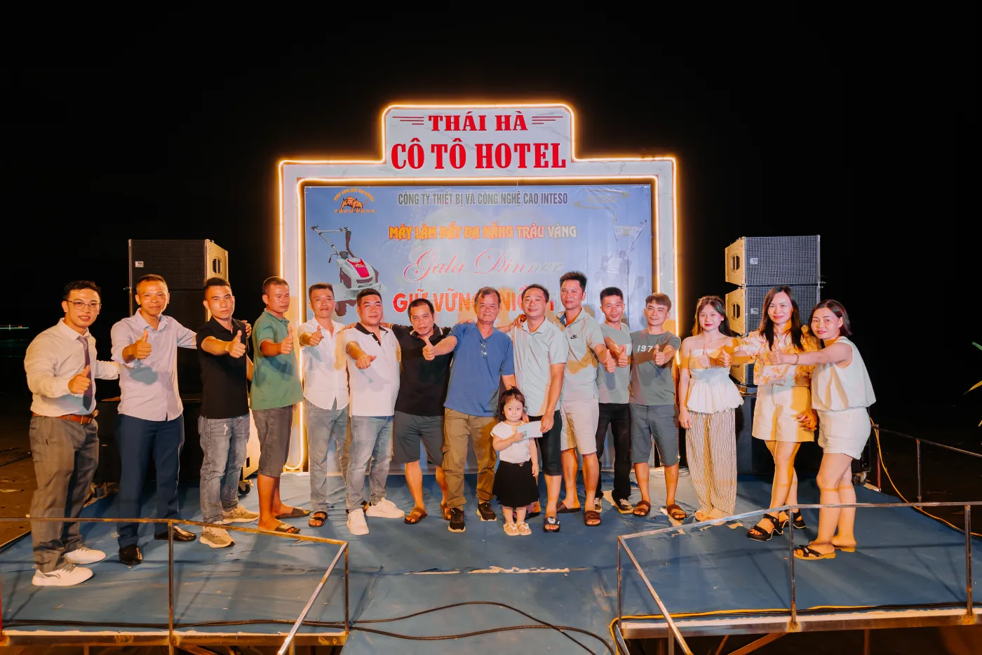 Thế nào là chụp ảnh team building?
