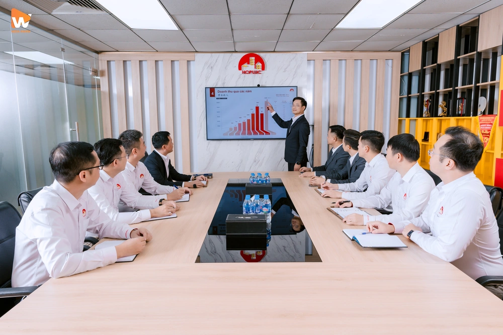 Hàng trăm bức ảnh tinh chọn, chỉnh chu thành thư viện đa dạng, chất lượng cao, sẵn sàng cho Hợp Lực dùng trên mọi kênh truyền thông.