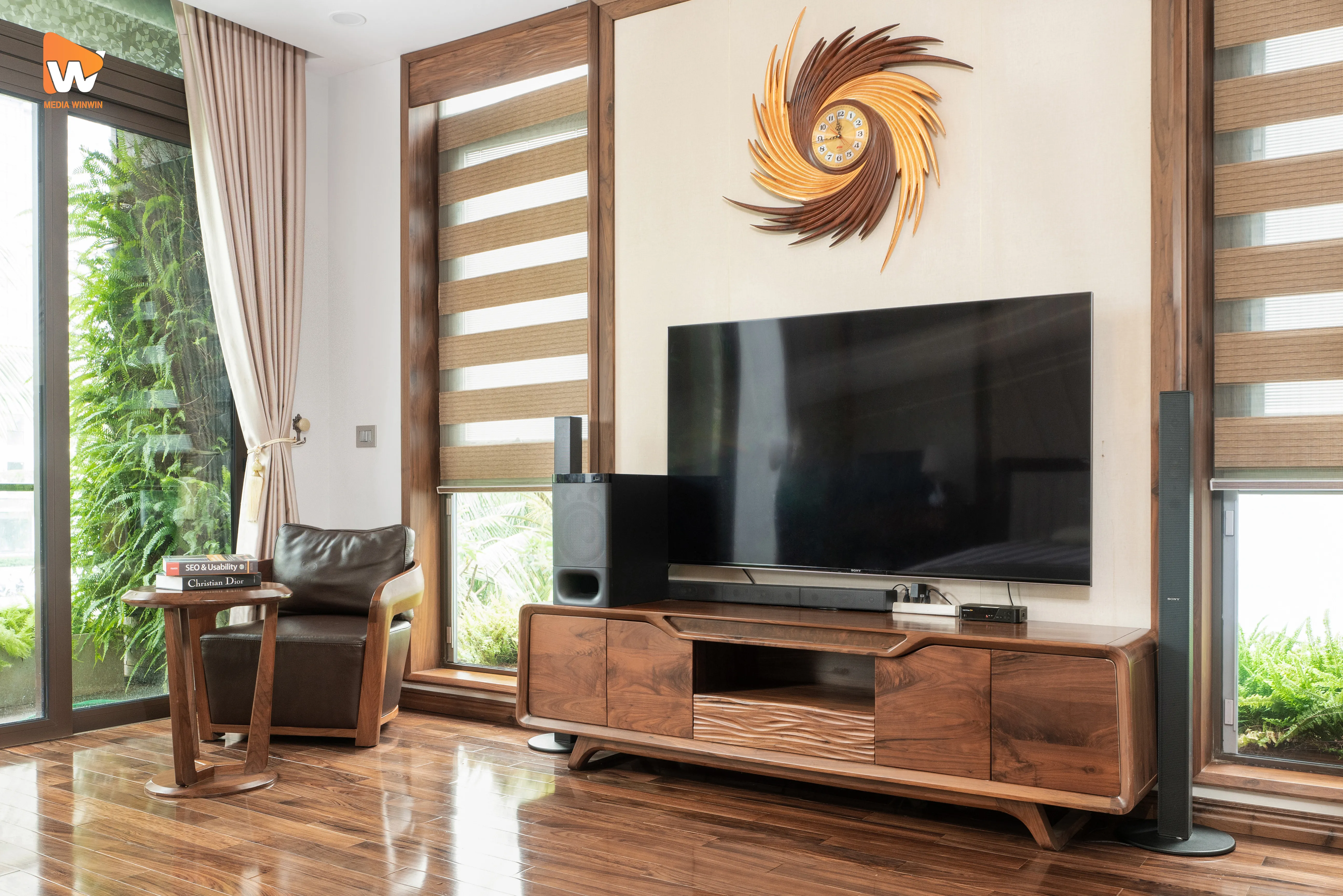 Chinh Phục Ánh Sáng & Không Gian – Khi Ekip Chụp Ảnh Thổi Hồn Vào Thiết Kế