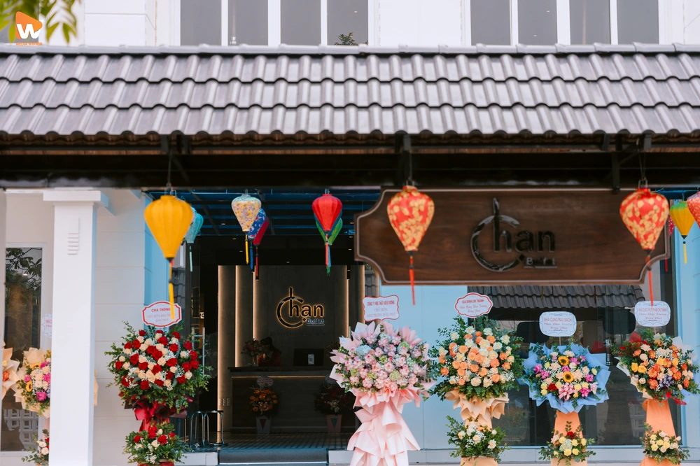 Mỗi lẵng hoa là một lời chúc. Mỗi ánh đèn là một khởi đầu. Ngày khai trương không chỉ là một sự kiện, đó là chương đầu tiên trong câu chuyện của một thương hiệu