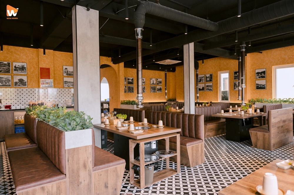 Sự tinh tế nằm ở những chi tiết nhỏ. Chúng tôi tập trung khai thác những góc decor độc đáo để kể câu chuyện thương hiệu và gu thẩm mỹ của bạn