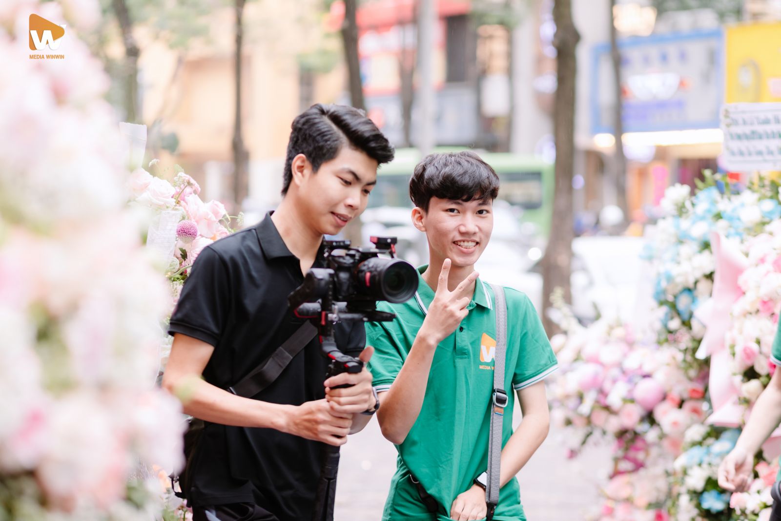 Sự kiện hoành tráng - không thể vì quay chụp thiếu chuyên nghiệp mà bỏ lỡ nhiều khoảnh khắc đắt giá