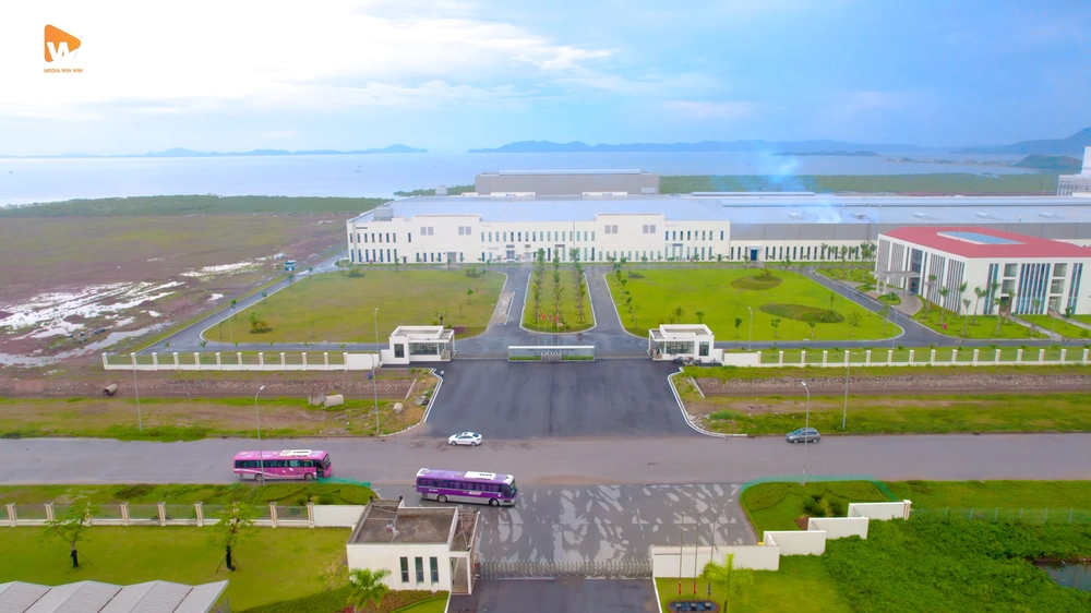 Góc nhìn toàn cảnh từ flycam không chỉ thể hiện quy mô khu công nghiệp mà còn là minh chứng cho tầm vóc và sự đầu tư chuyên nghiệp của doanh nghiệp