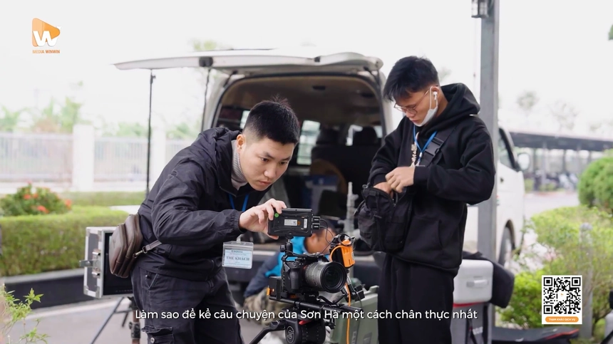 Bộ thiết bị chụp ảnh chuyên nghiệp đang được setup trong nhà xưởng